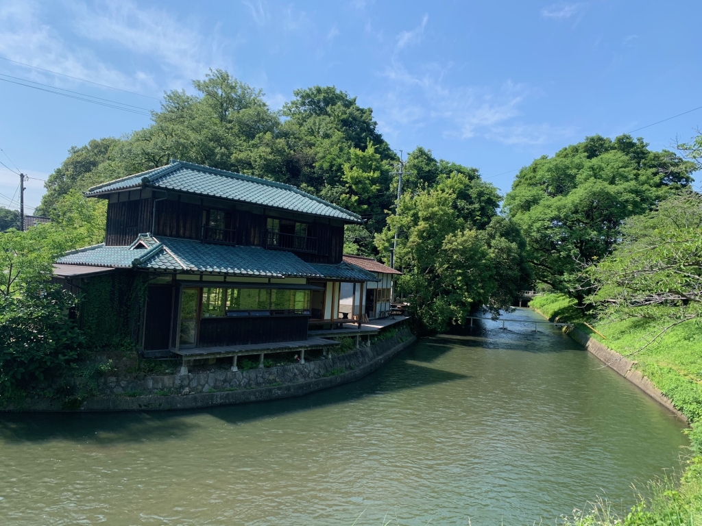 水辺のカフェ 三宅商店 酒津